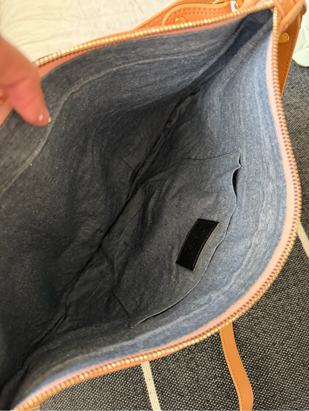 Clare V Moyen Messenger Bag. Like New. Natural camel leather color. Smoke free - Picture 5 of 10